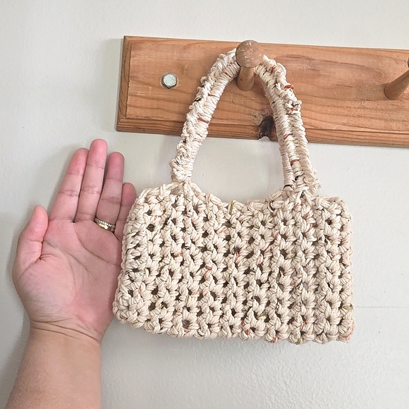 Handmade Knit Mini Purse - Picture 7 of 12
